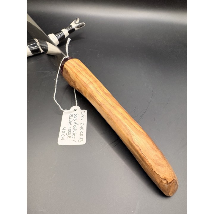 couteau inox Z40 CR13 manche bois d'olivier/résine rouge 40 cm