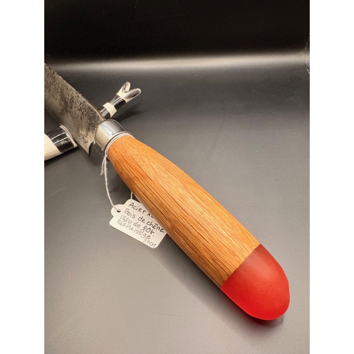 couteau acier XC75 martelé bois issu de fût de chêne résine rouge 37 cm