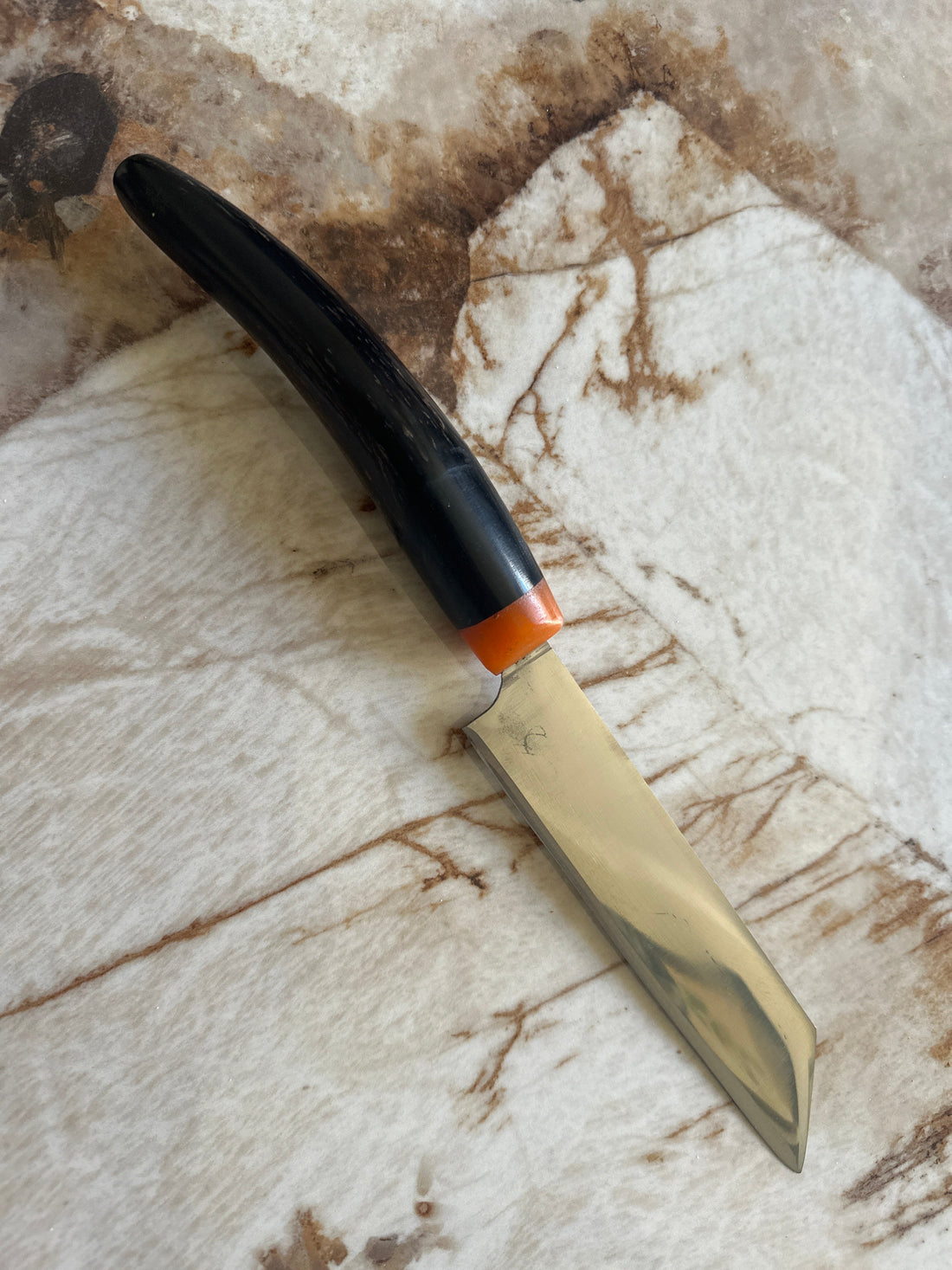 Le Journal de l'Atelier Tout savoir sur l'acier inoxydable en coutellerie artisanale