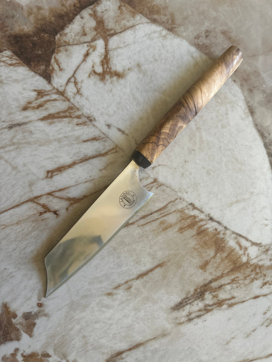 Le couteau artisanal : quand l’outil devient une pièce de caractère